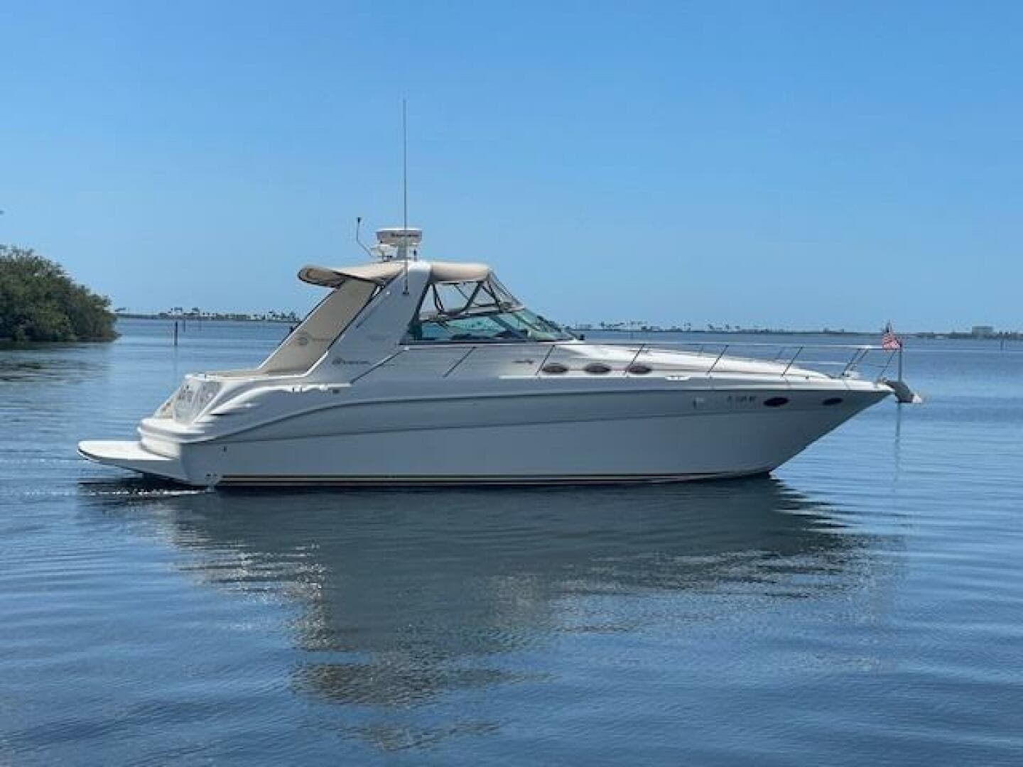 1998 Sea Ray 370 Sundancer — photo 2