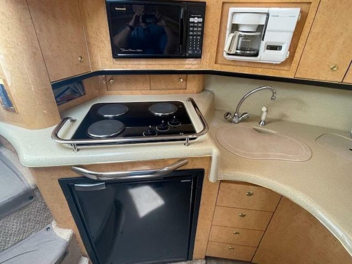 1998 Sea Ray 370 Sundancer — photo 45