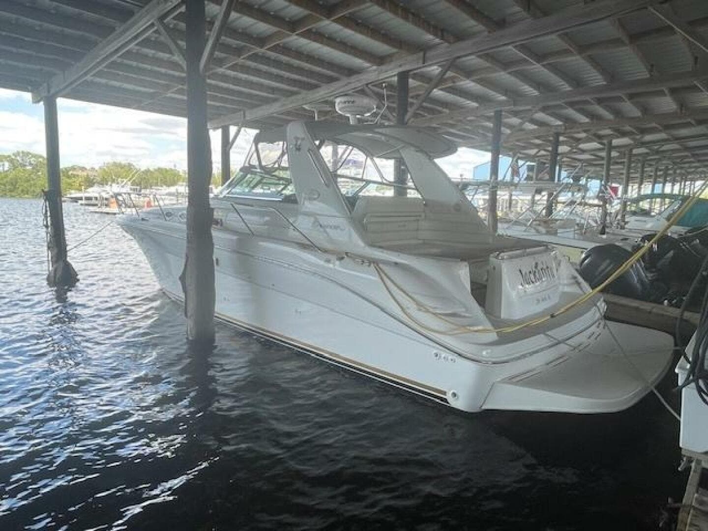 1998 Sea Ray 370 Sundancer — photo 10