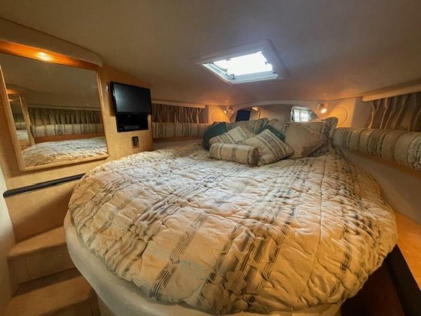 1998 Sea Ray 370 Sundancer — photo 30