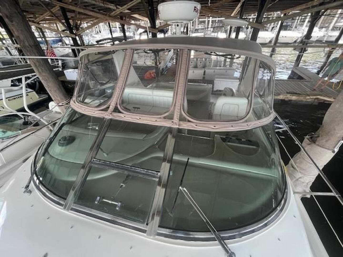 1998 Sea Ray 370 Sundancer — photo 13