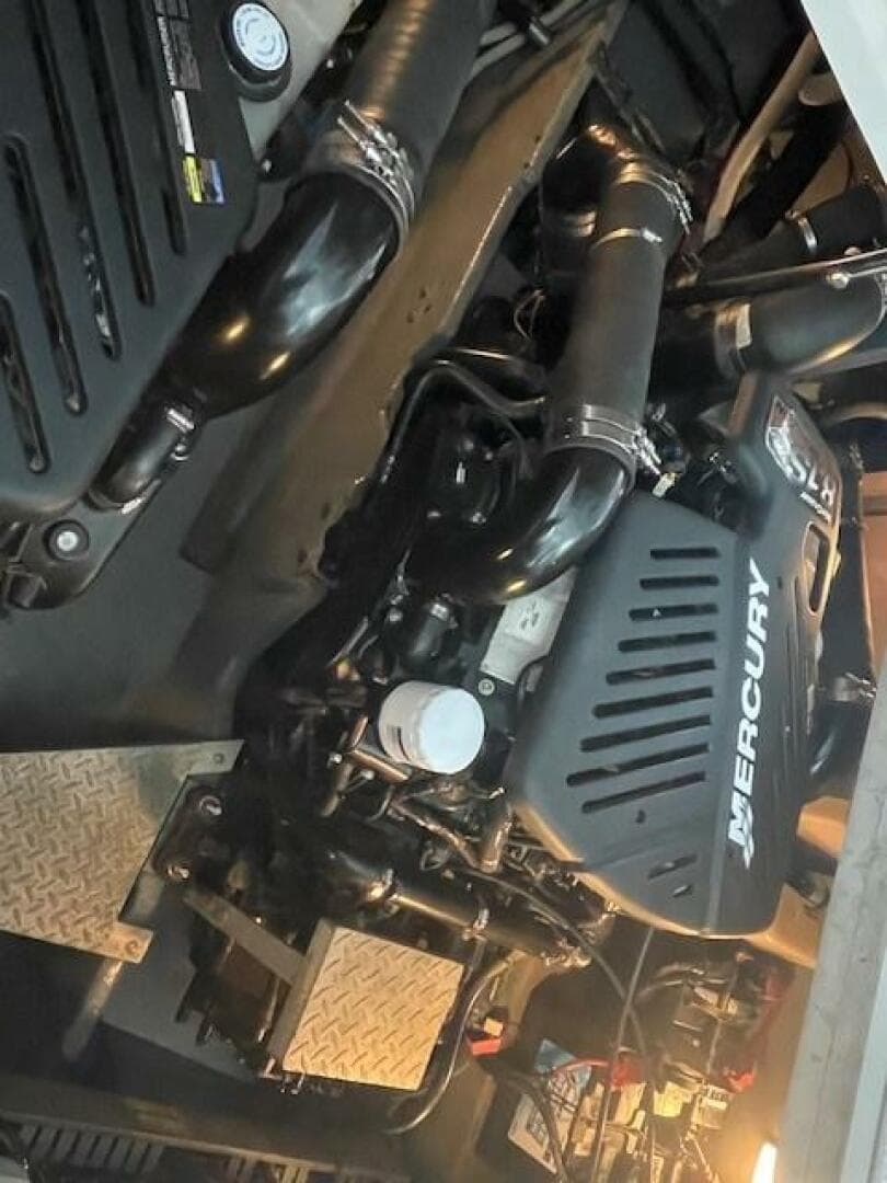 1998 Sea Ray 370 Sundancer — photo 48