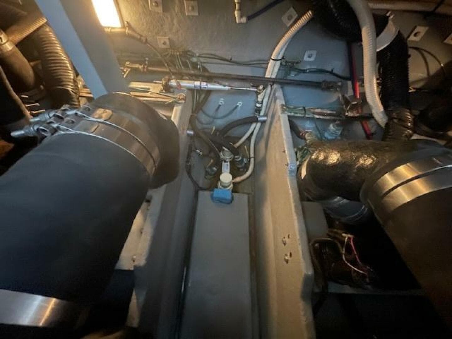 1998 Sea Ray 370 Sundancer — photo 50