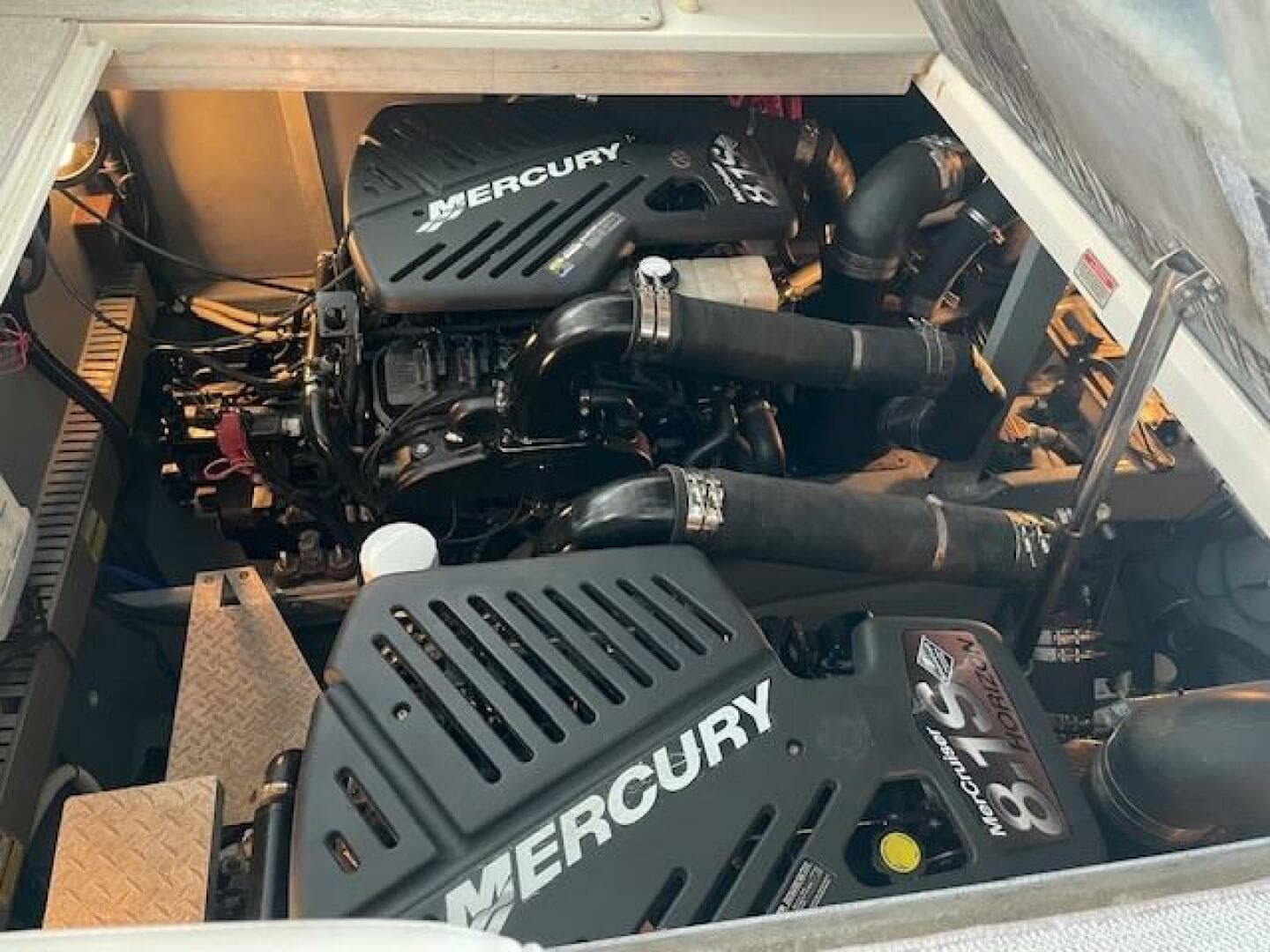 1998 Sea Ray 370 Sundancer — photo 49