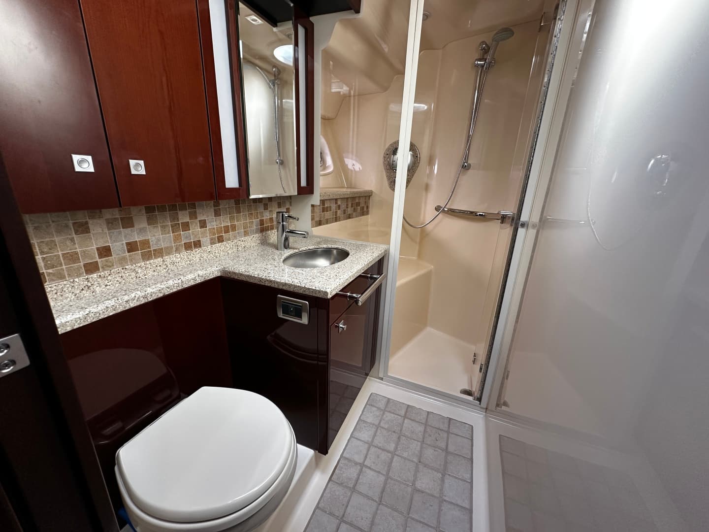 2008 Sea Ray 47 Sedan Bridge — photo 33