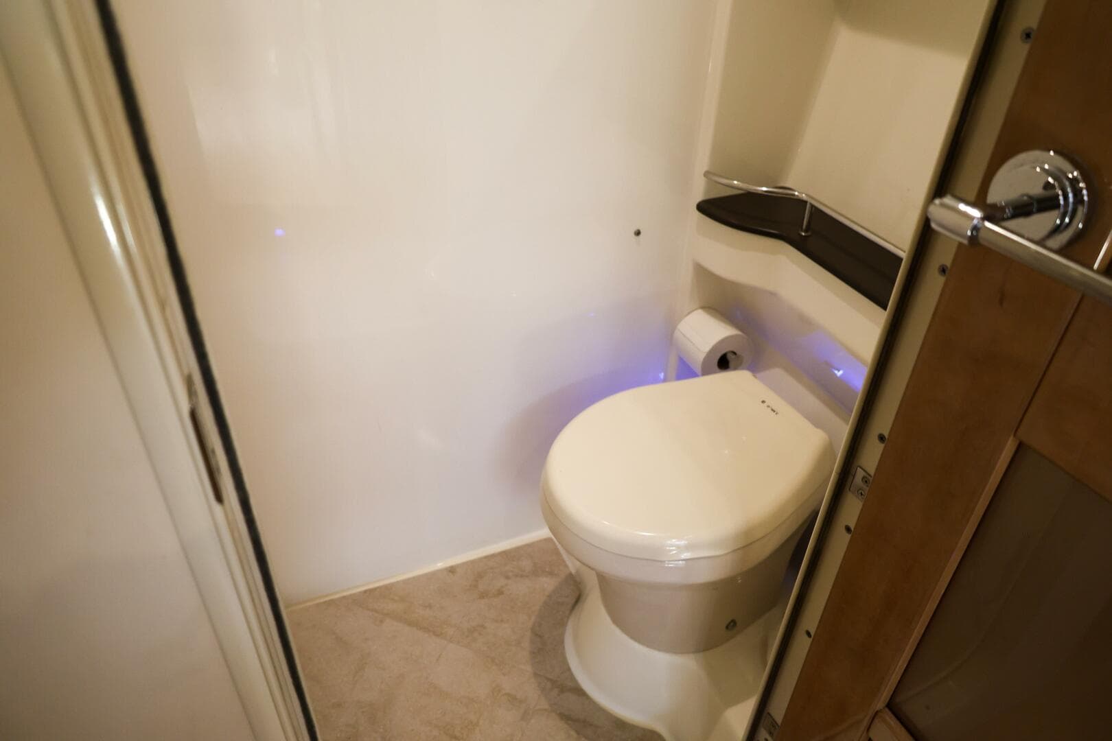 2013 Formula 45 Yacht — photo 45