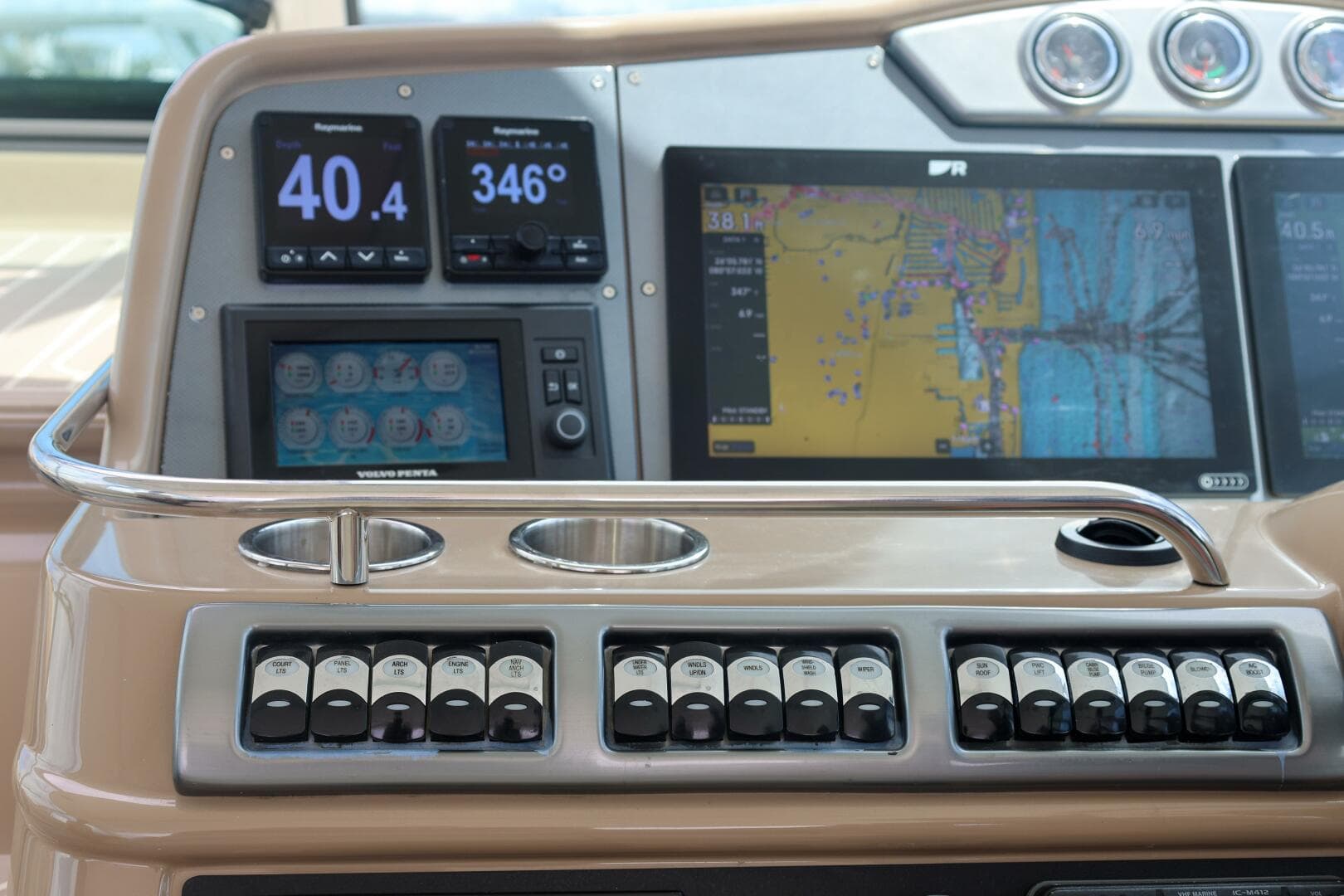 2013 Formula 45 Yacht — photo 25