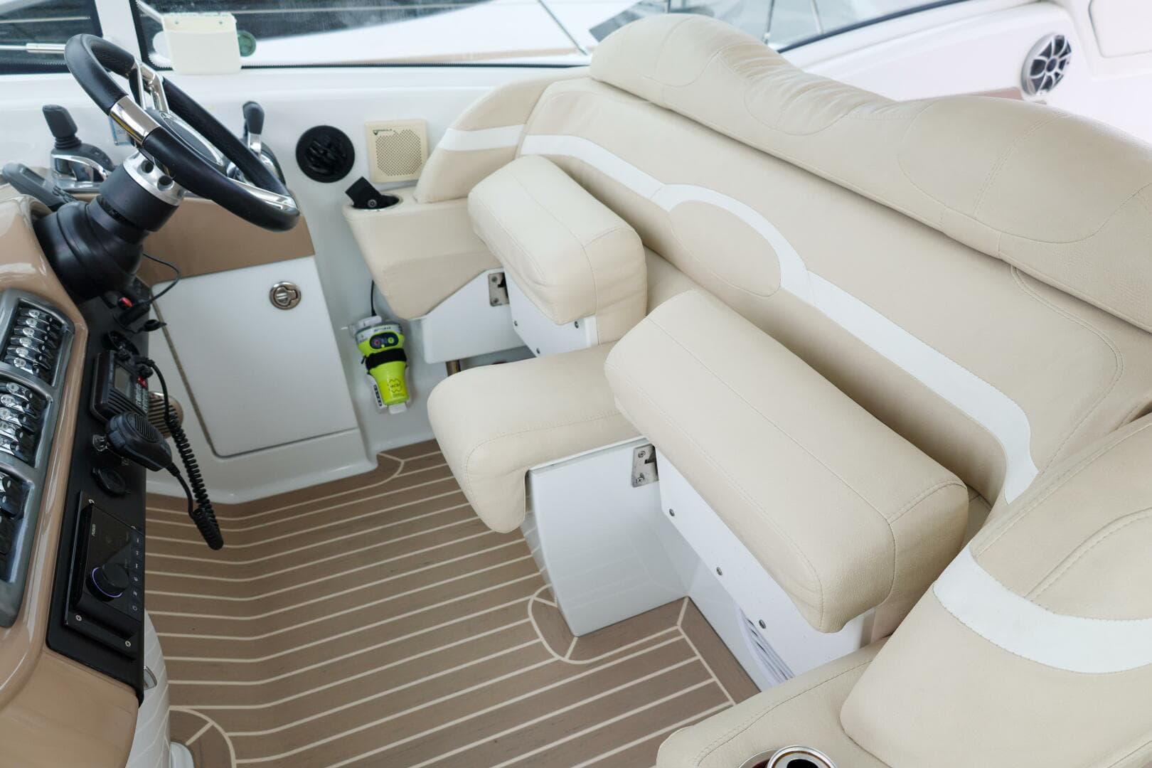 2013 Formula 45 Yacht — photo 23