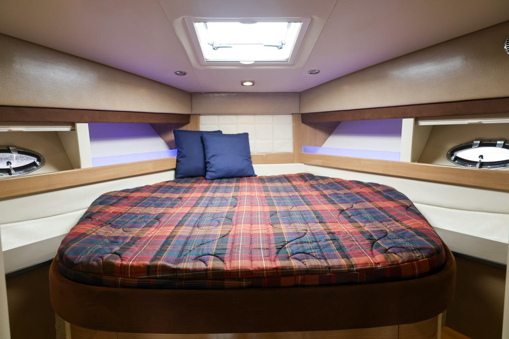 2013 Formula 45 Yacht — photo 35