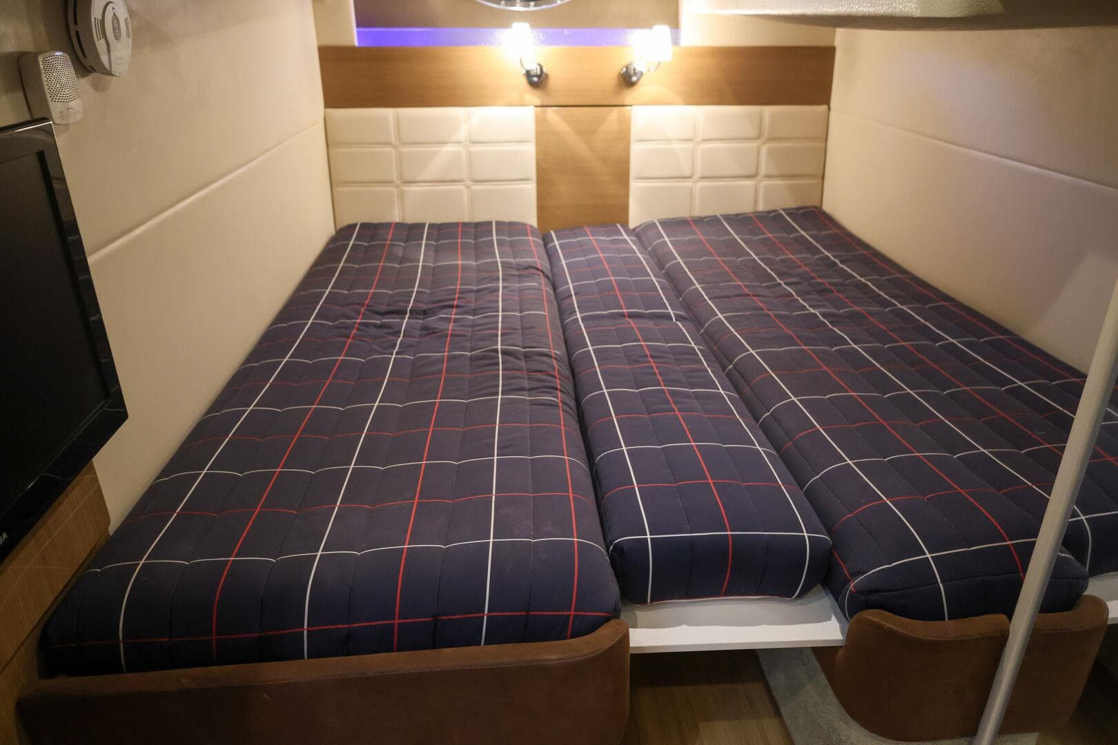 2013 Formula 45 Yacht — photo 38