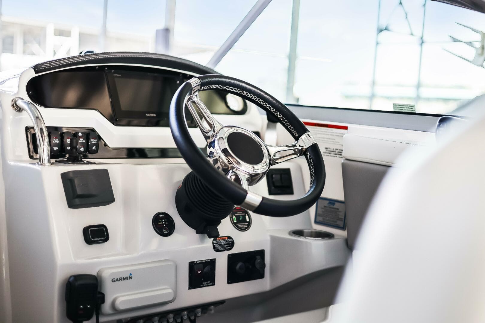 2020 Regal 28 Express — photo 15