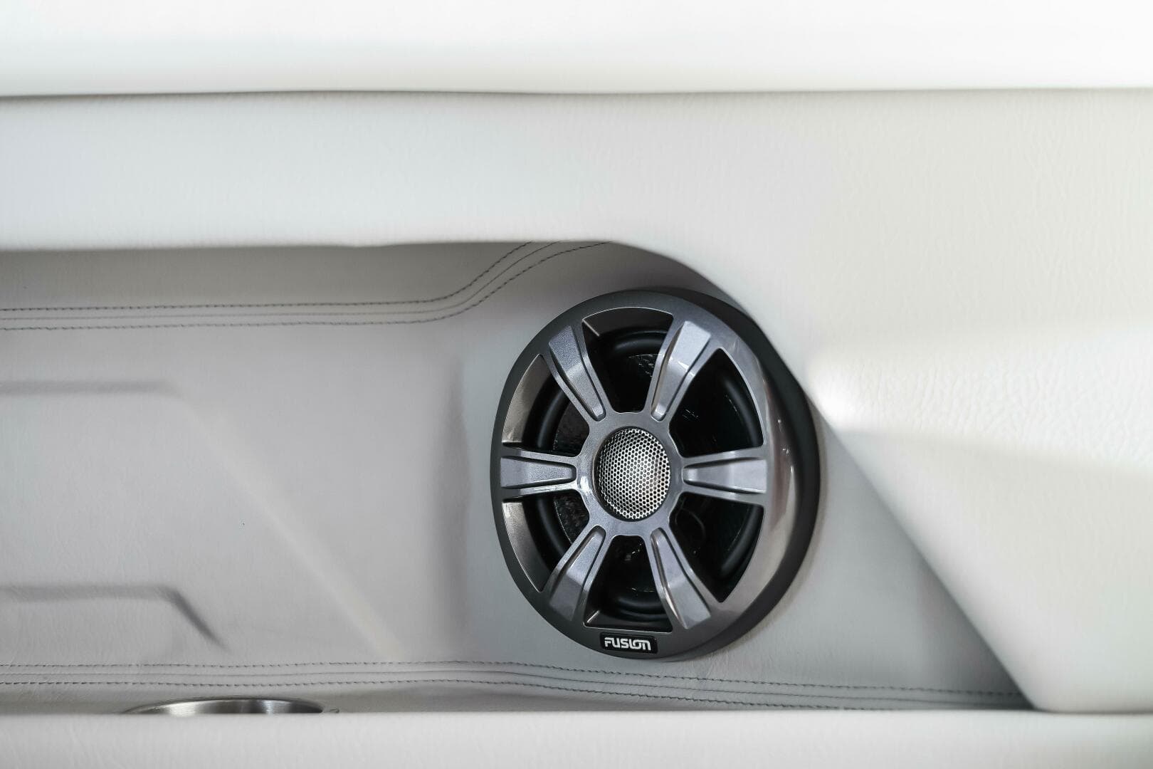 2020 Regal 28 Express — photo 20