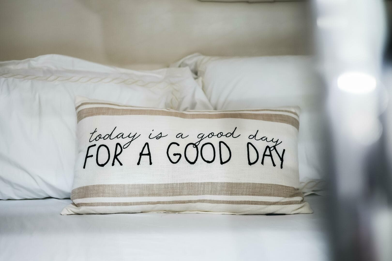 2020 Regal 28 Express — photo 26