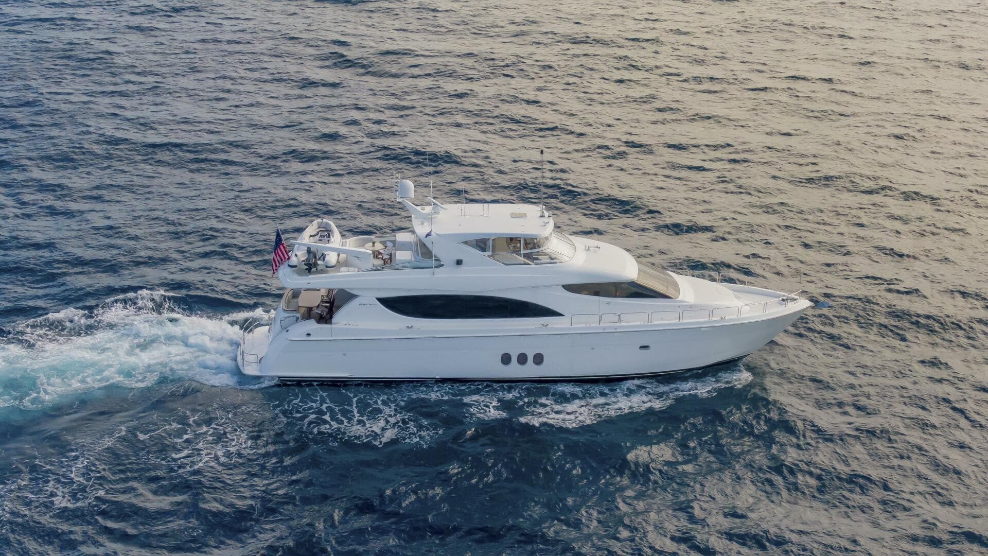 2007 Hatteras 80 — photo 8