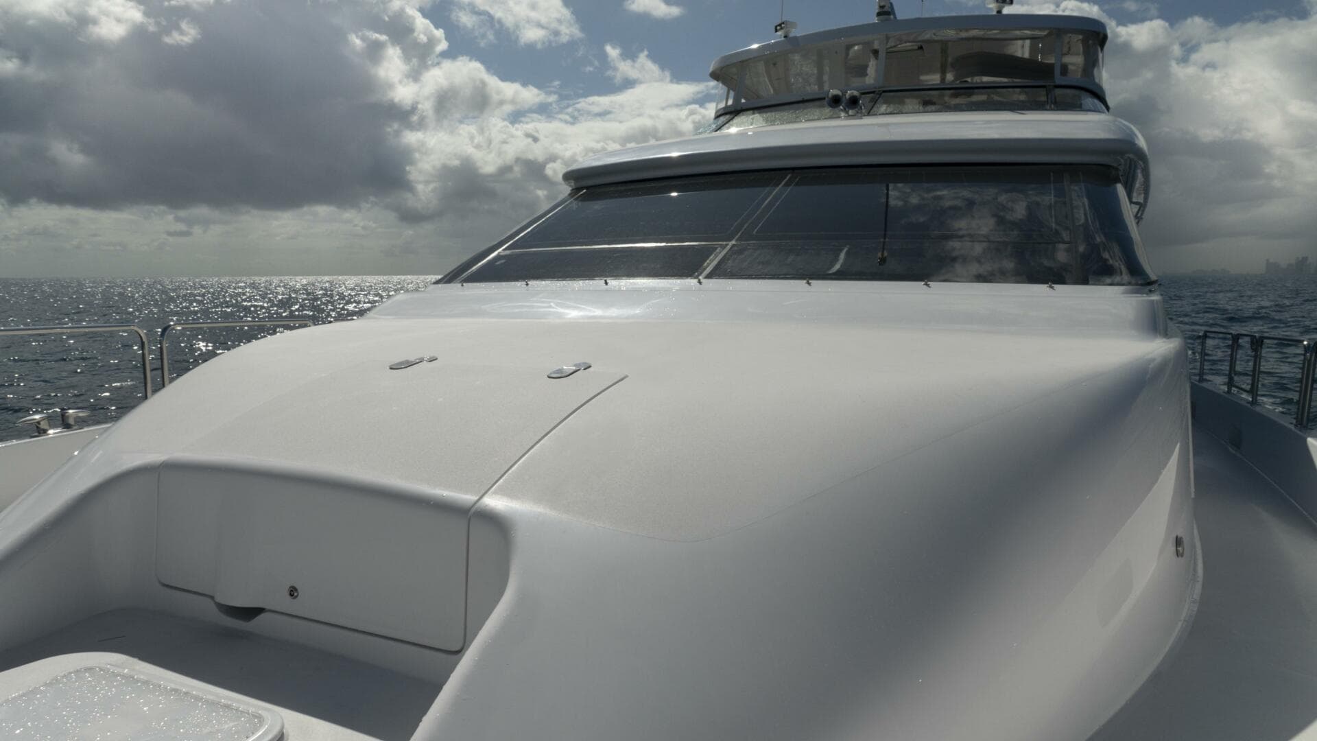 2007 Hatteras 80 — photo 23