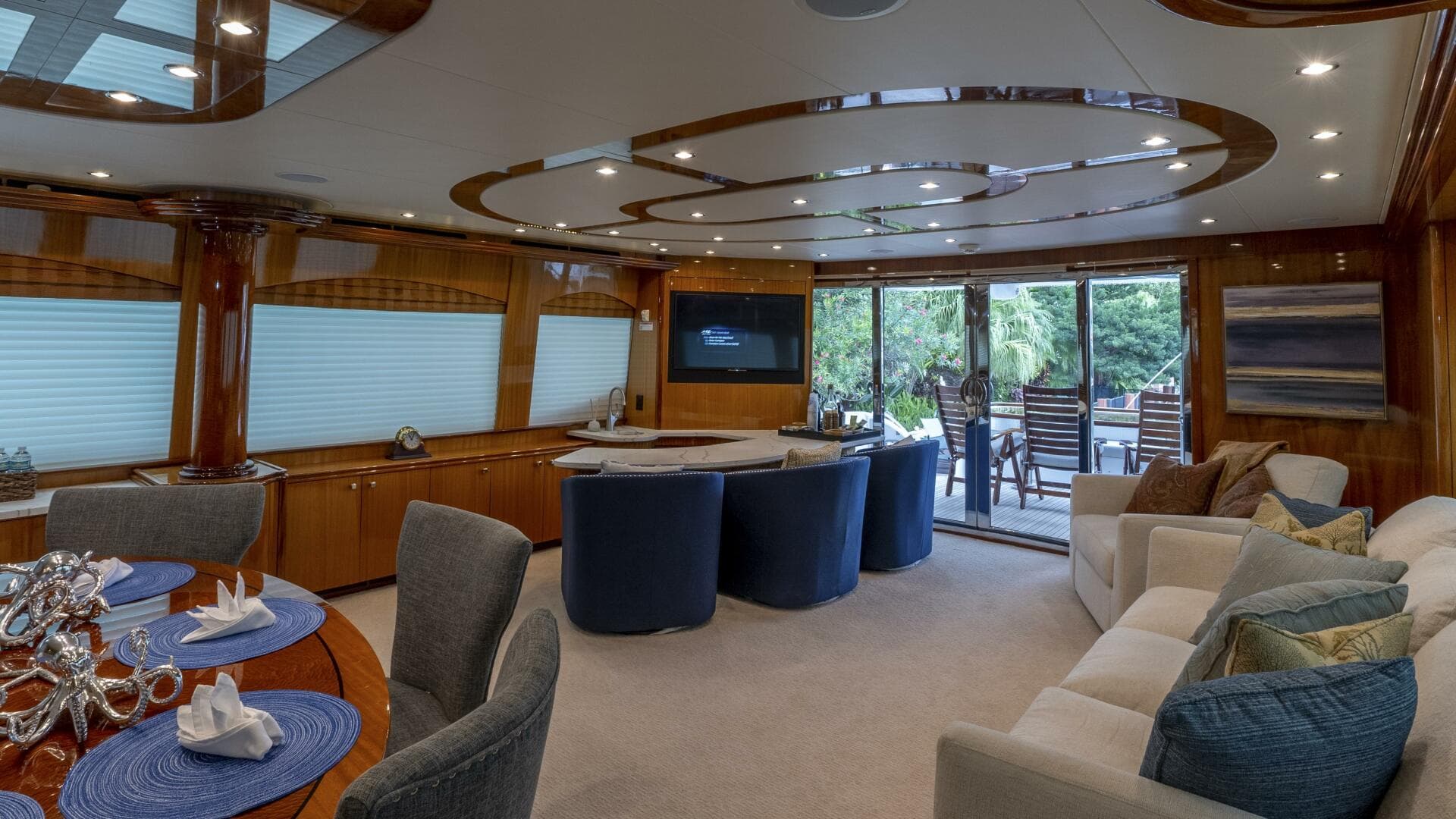 2007 Hatteras 80 — photo 27