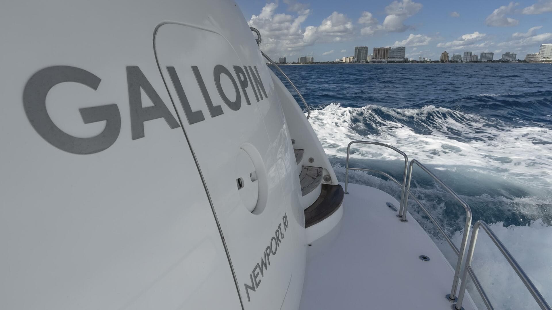 2007 Hatteras 80 — photo 12