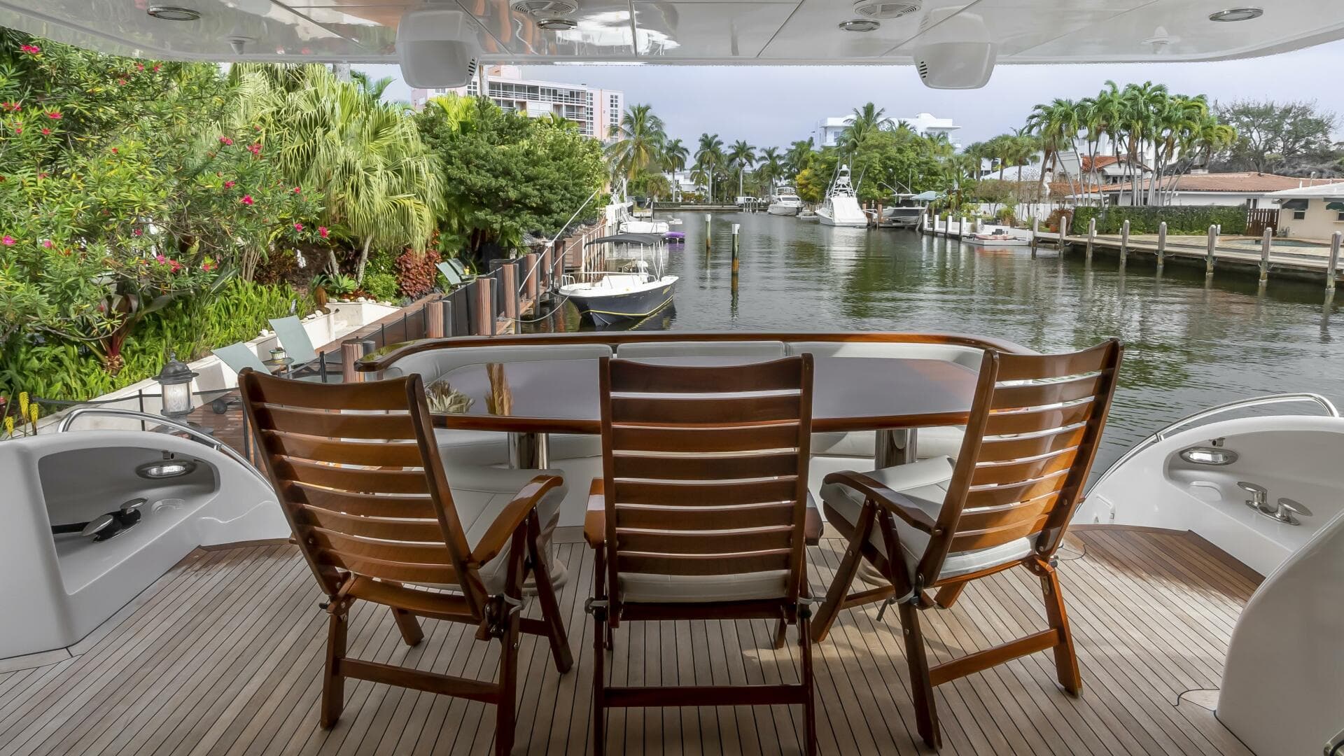 2007 Hatteras 80 — photo 15