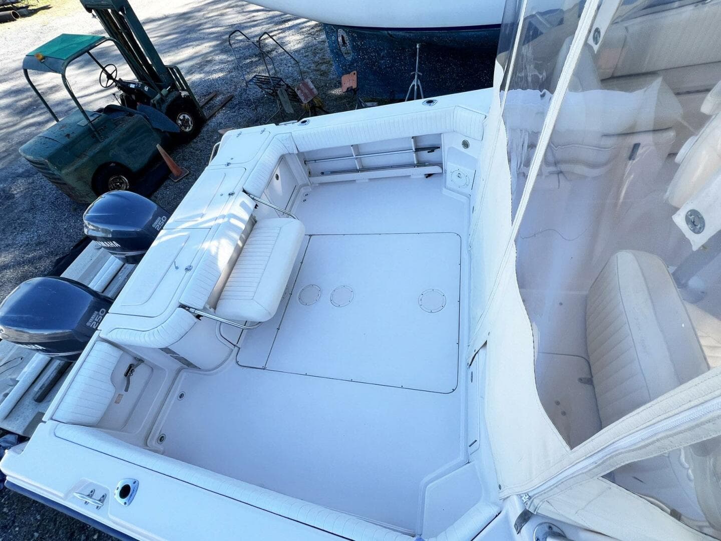 2004 Grady-White 330 Express — photo 10