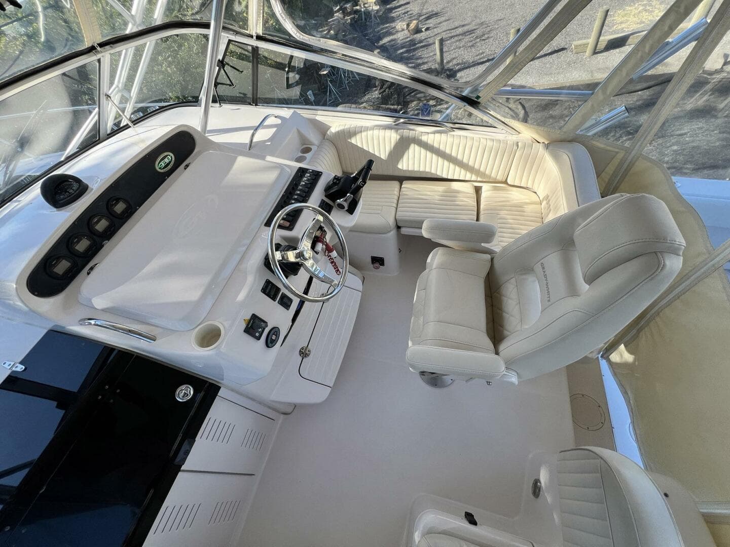 2004 Grady-White 330 Express — photo 13