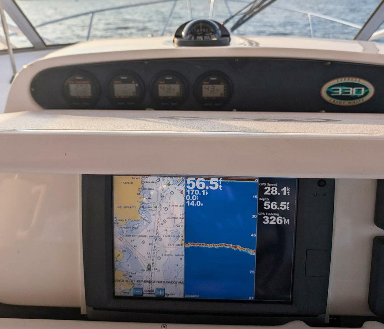 2004 Grady-White 330 Express — photo 17