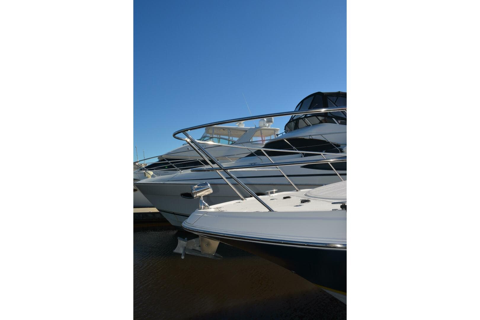 2007 Regal 3760 Sportyacht — photo 7