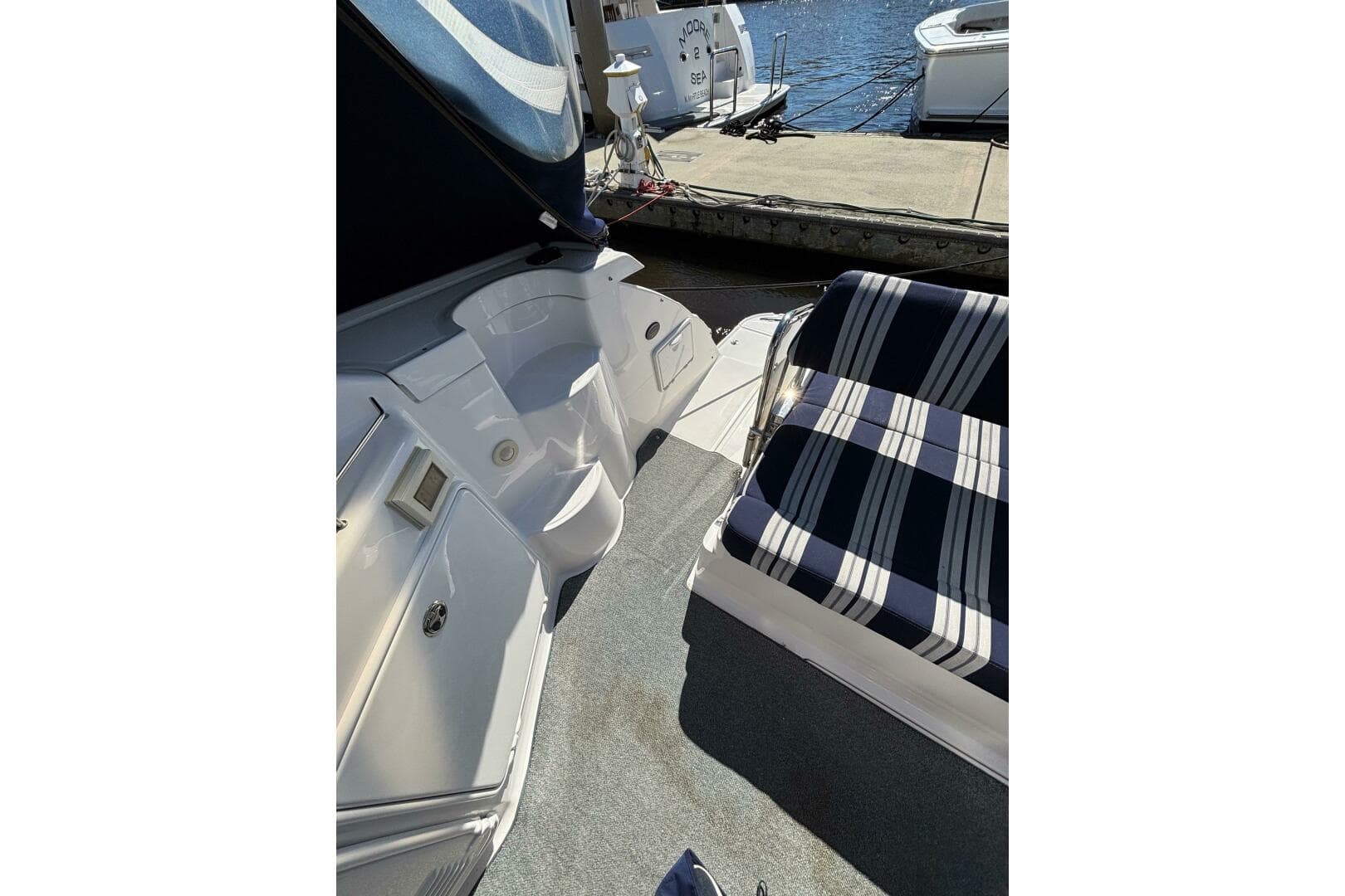 2007 Regal 3760 Sportyacht — photo 13