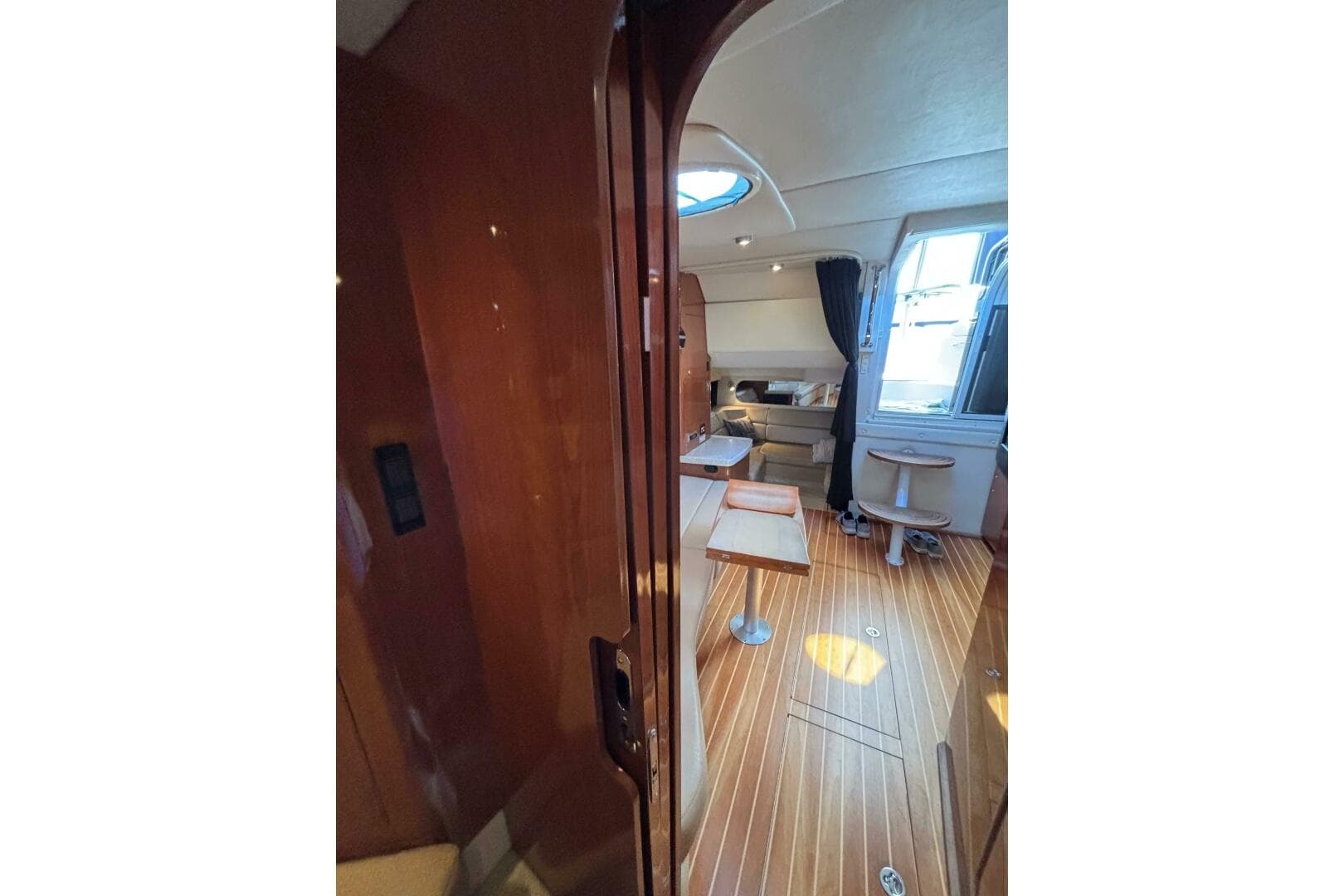 2007 Regal 3760 Sportyacht — photo 40