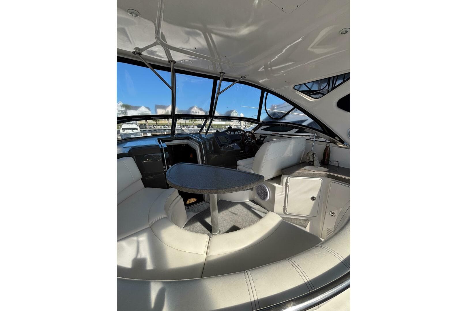2007 Regal 3760 Sportyacht — photo 20