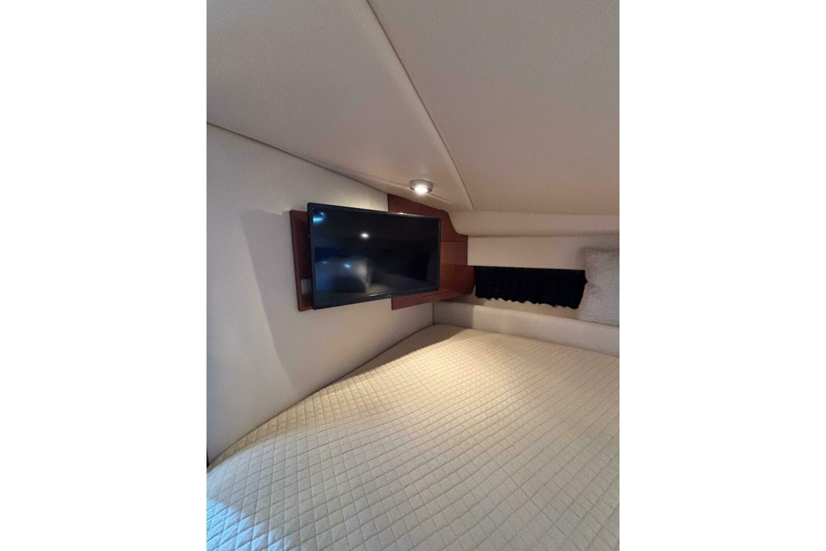 2007 Regal 3760 Sportyacht — photo 35