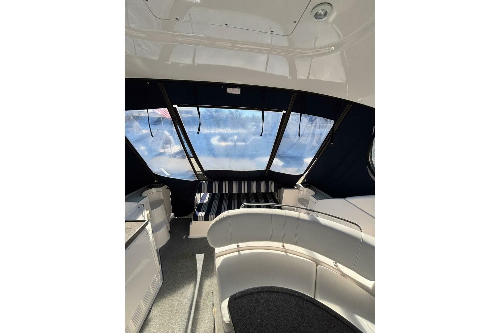 2007 Regal 3760 Sportyacht — photo 28