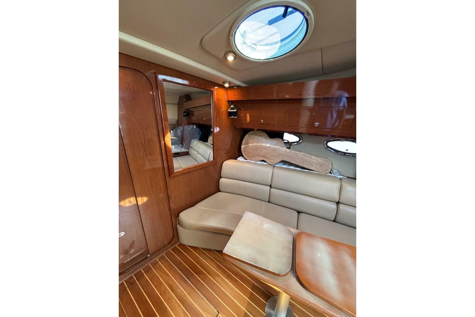 2007 Regal 3760 Sportyacht — photo 44