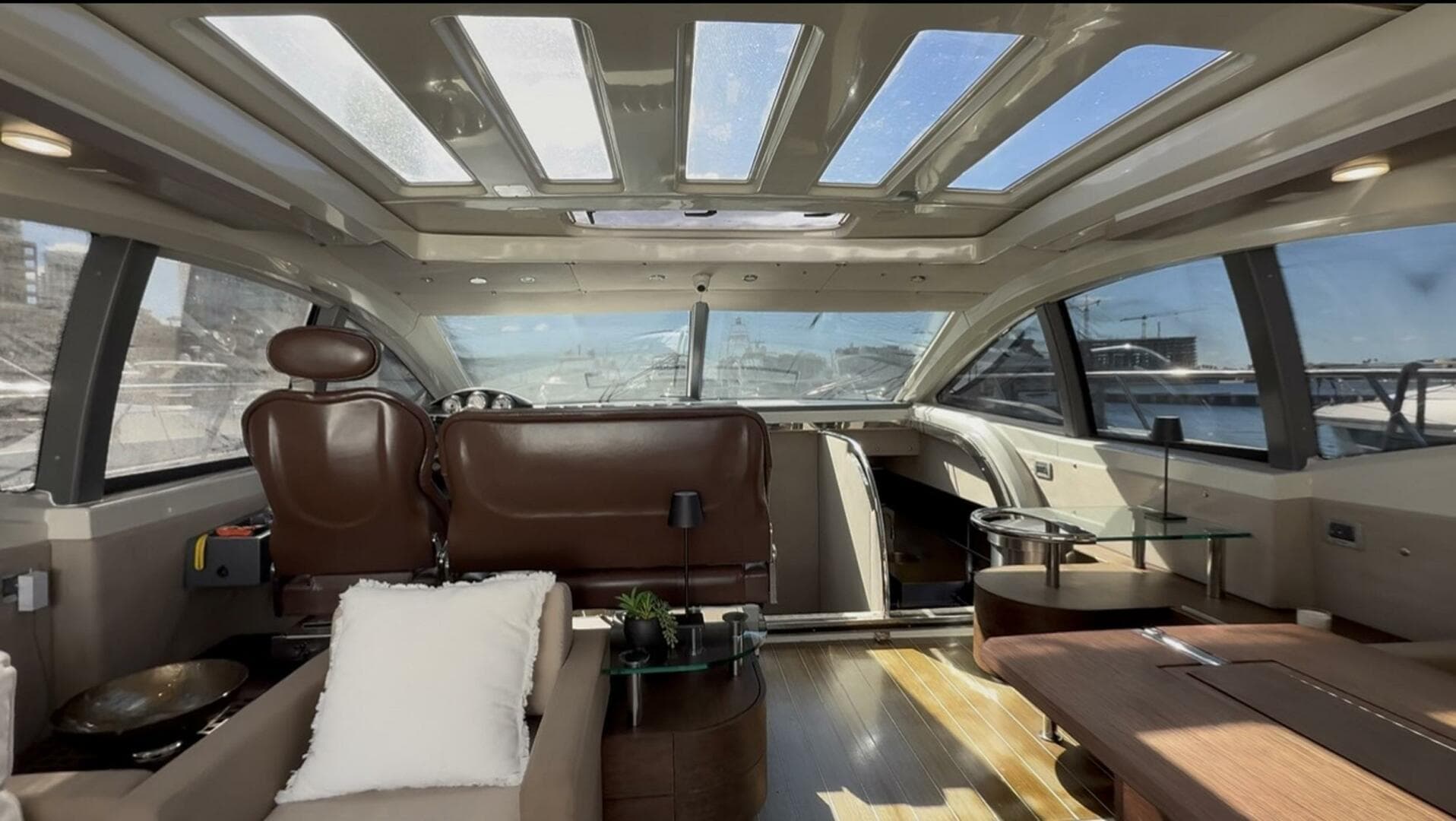 2011 Azimut 68S — photo 13