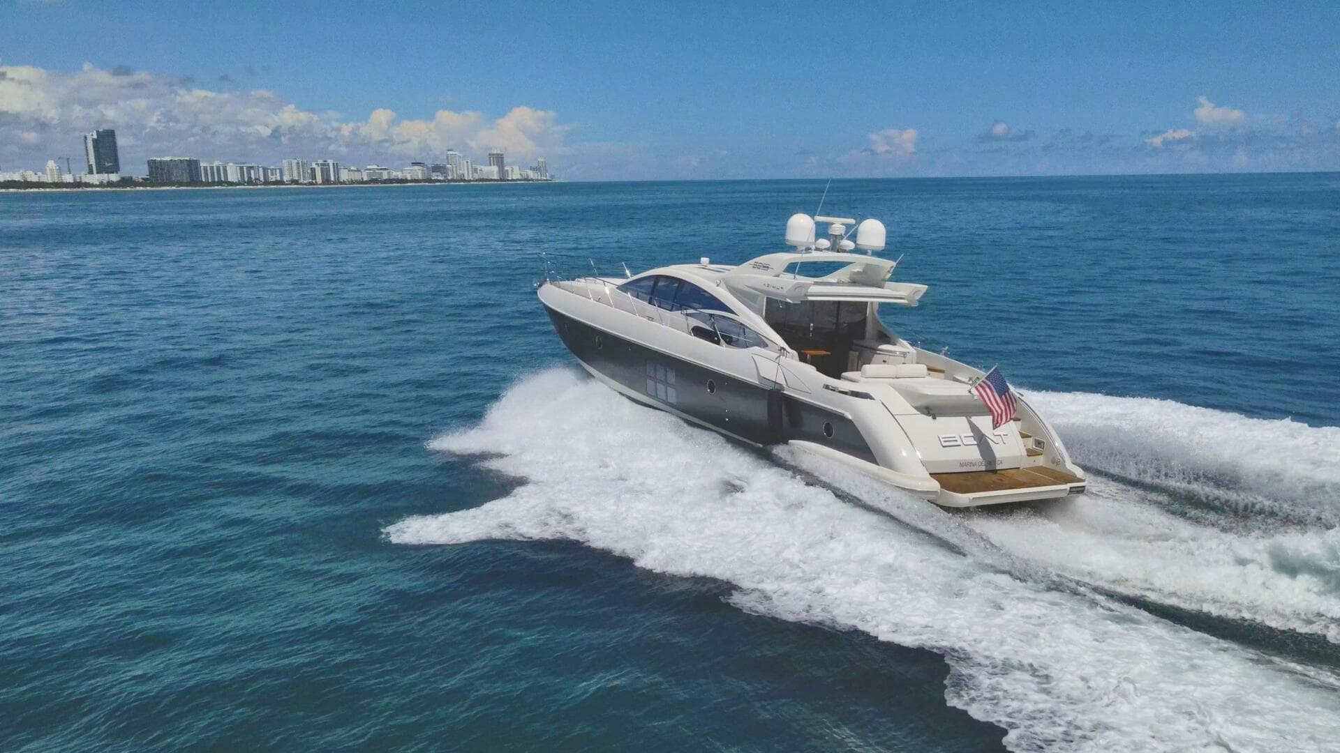2011 Azimut 68S — photo 2