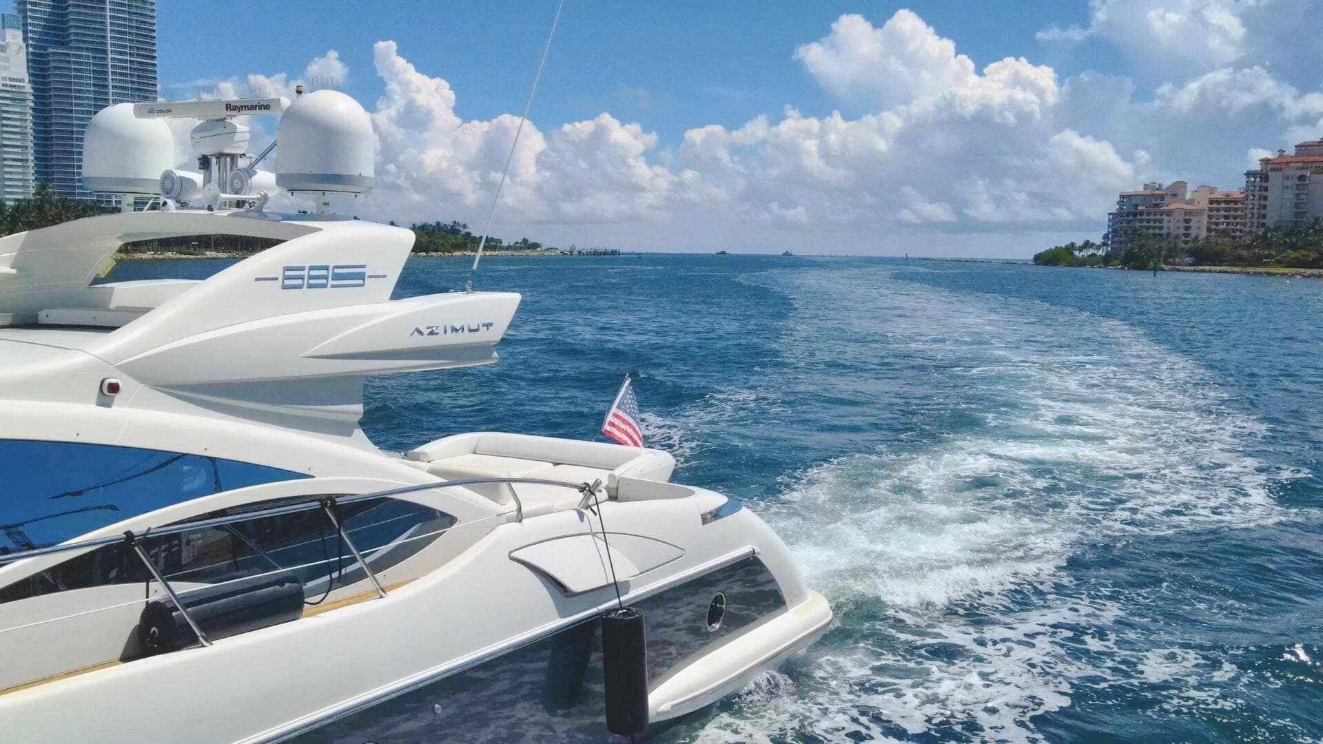 2011 Azimut 68S — photo 7