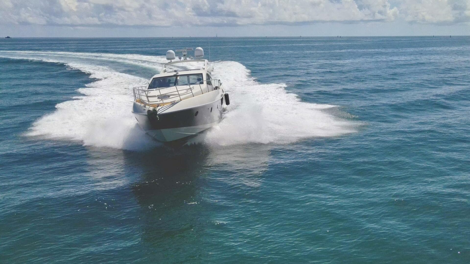 2011 Azimut 68S — photo 5