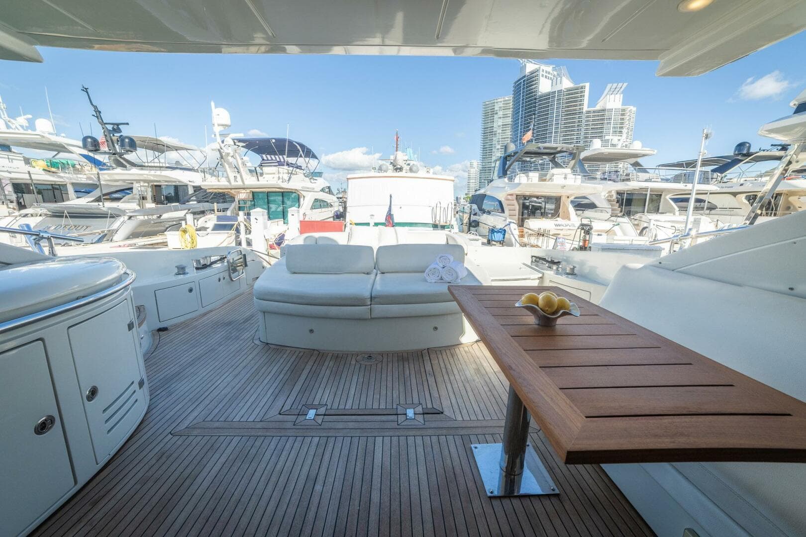 2011 Azimut 68S — photo 9