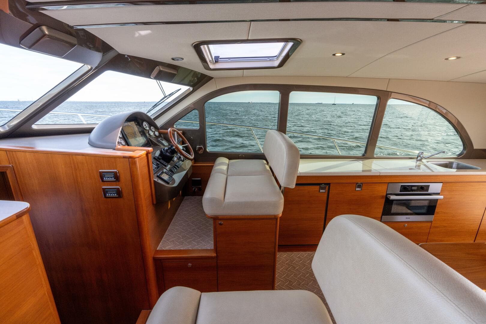 2016 Palm Beach Motor Yachts Pb 50 — photo 42