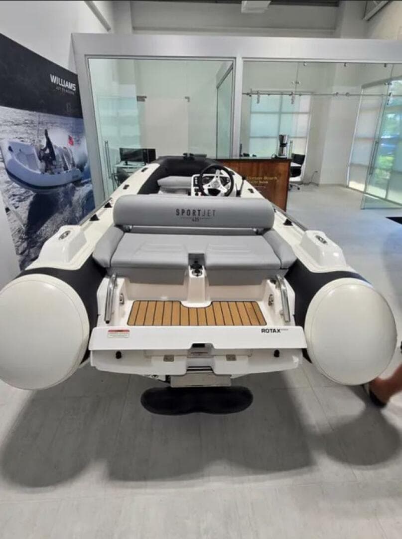 2024 Williams Jet Tenders 435 Sportjet — photo 9