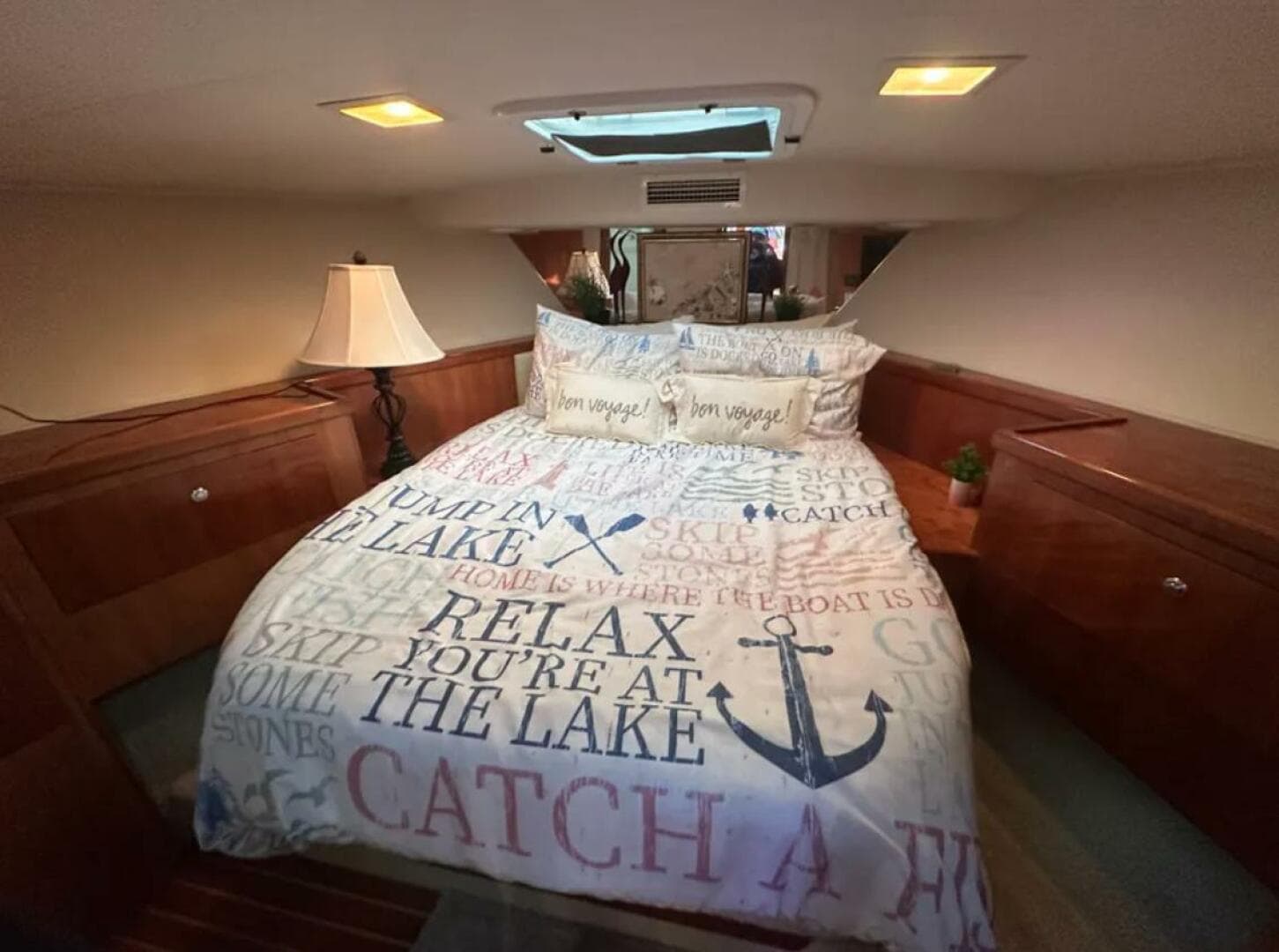 1994 Hatteras 48 Cockpit — photo 21