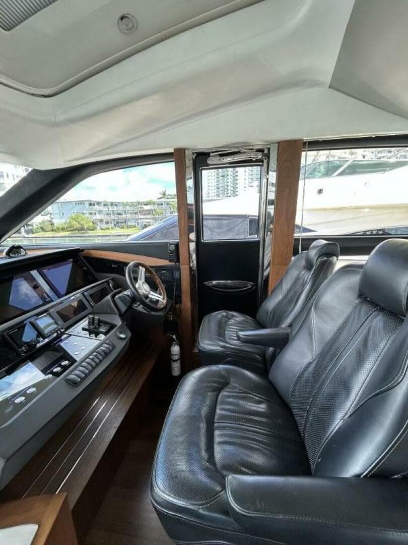 2014 Princess S72 — photo 14