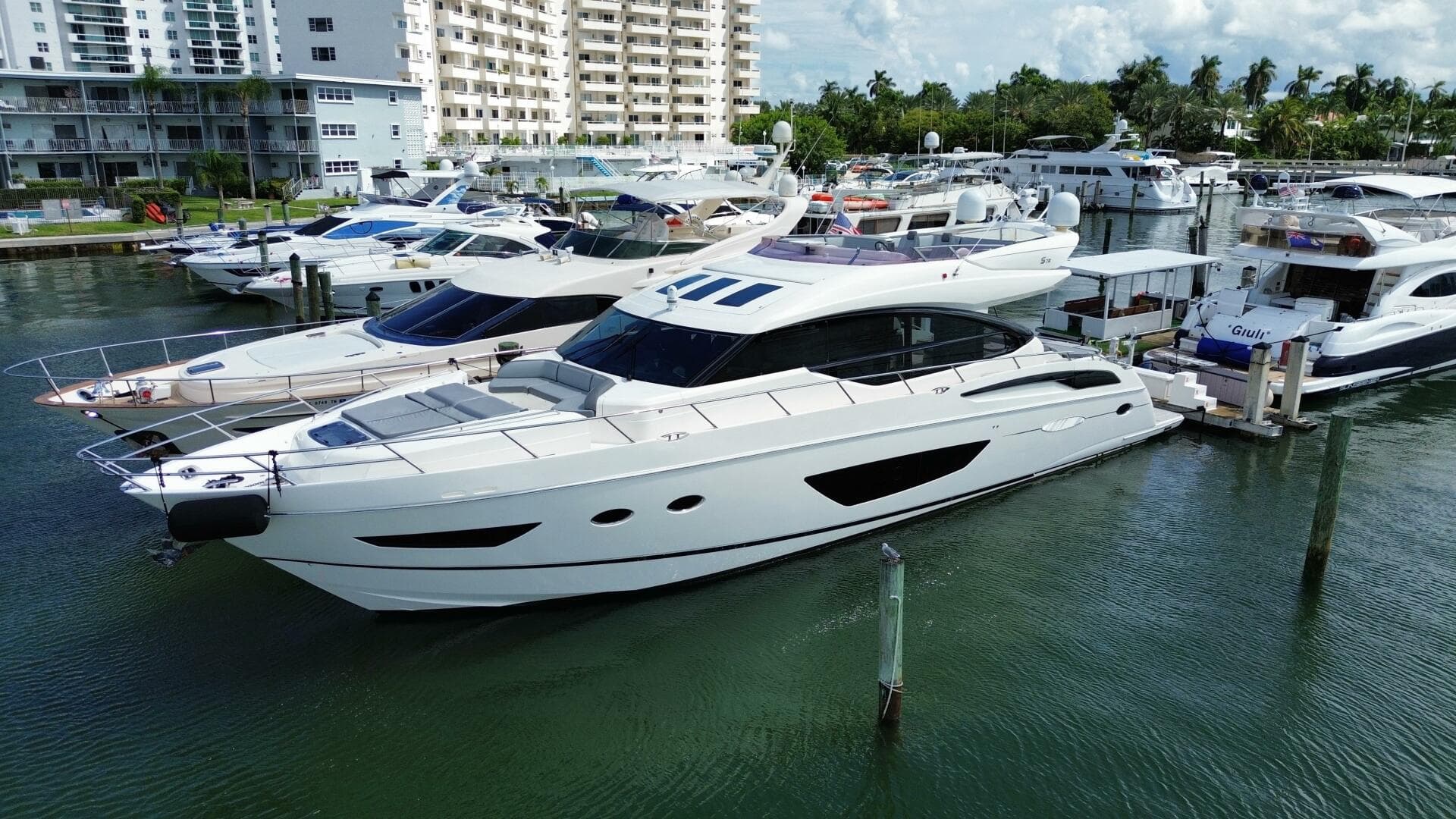 2014 Princess S72 — photo 2