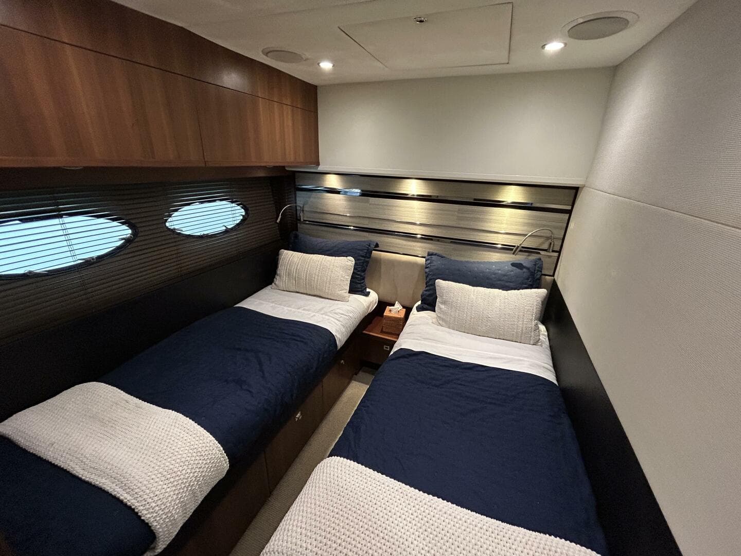 2014 Princess S72 — photo 24