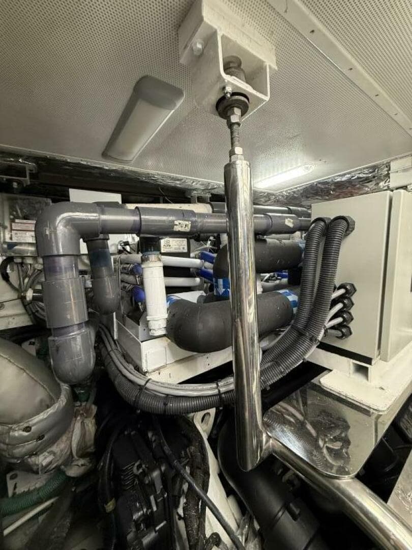 2014 Princess S72 — photo 40