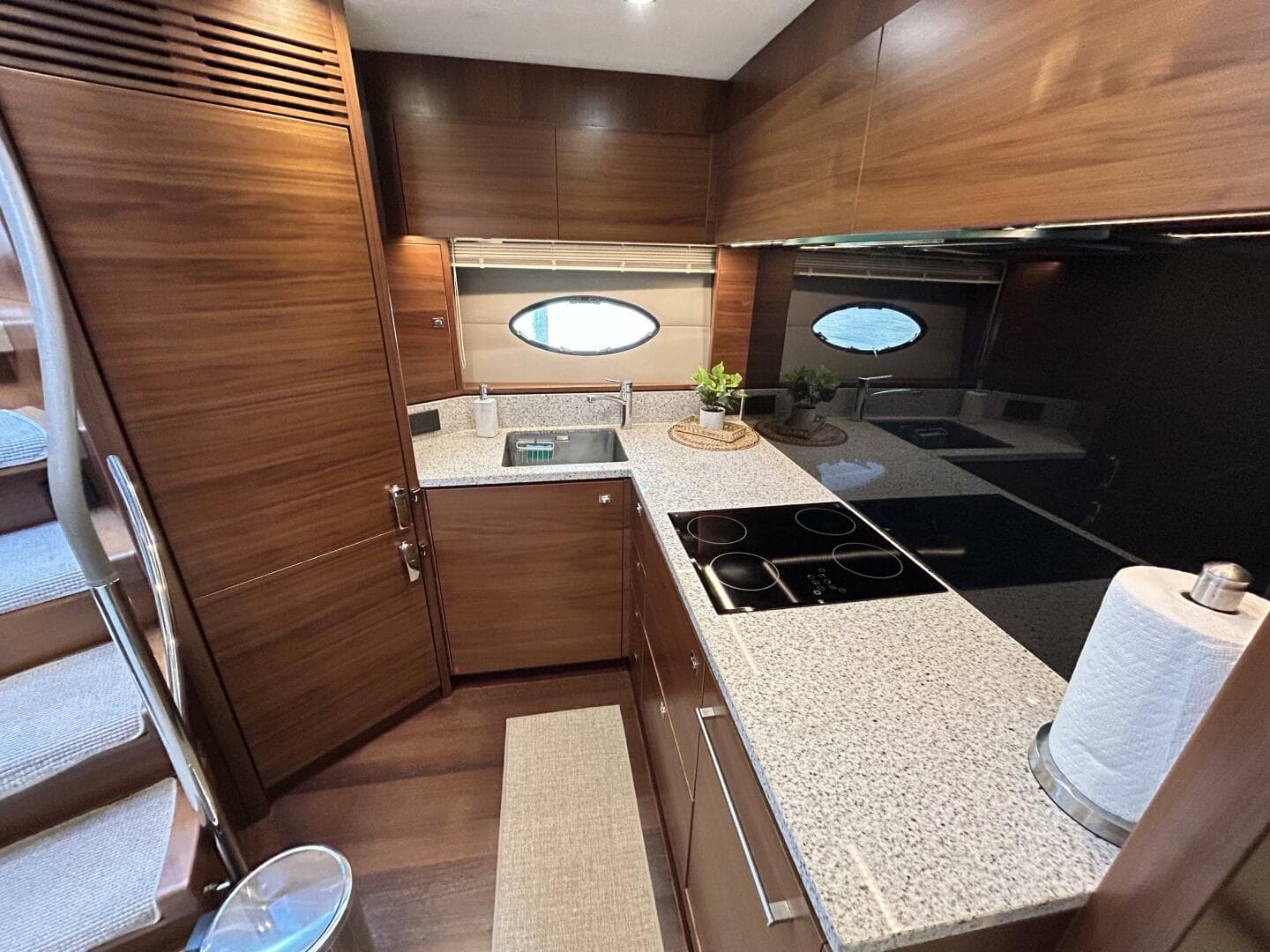 2014 Princess S72 — photo 18