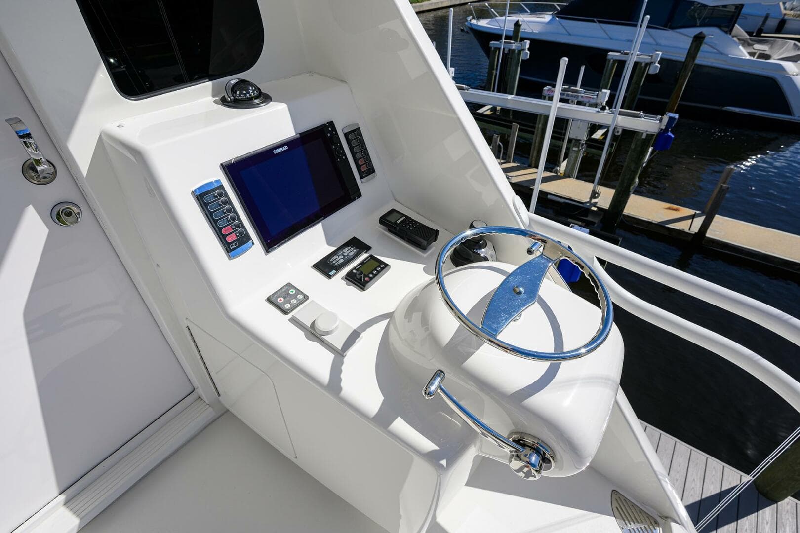 2018 Viking 72 Skybridge — photo 67