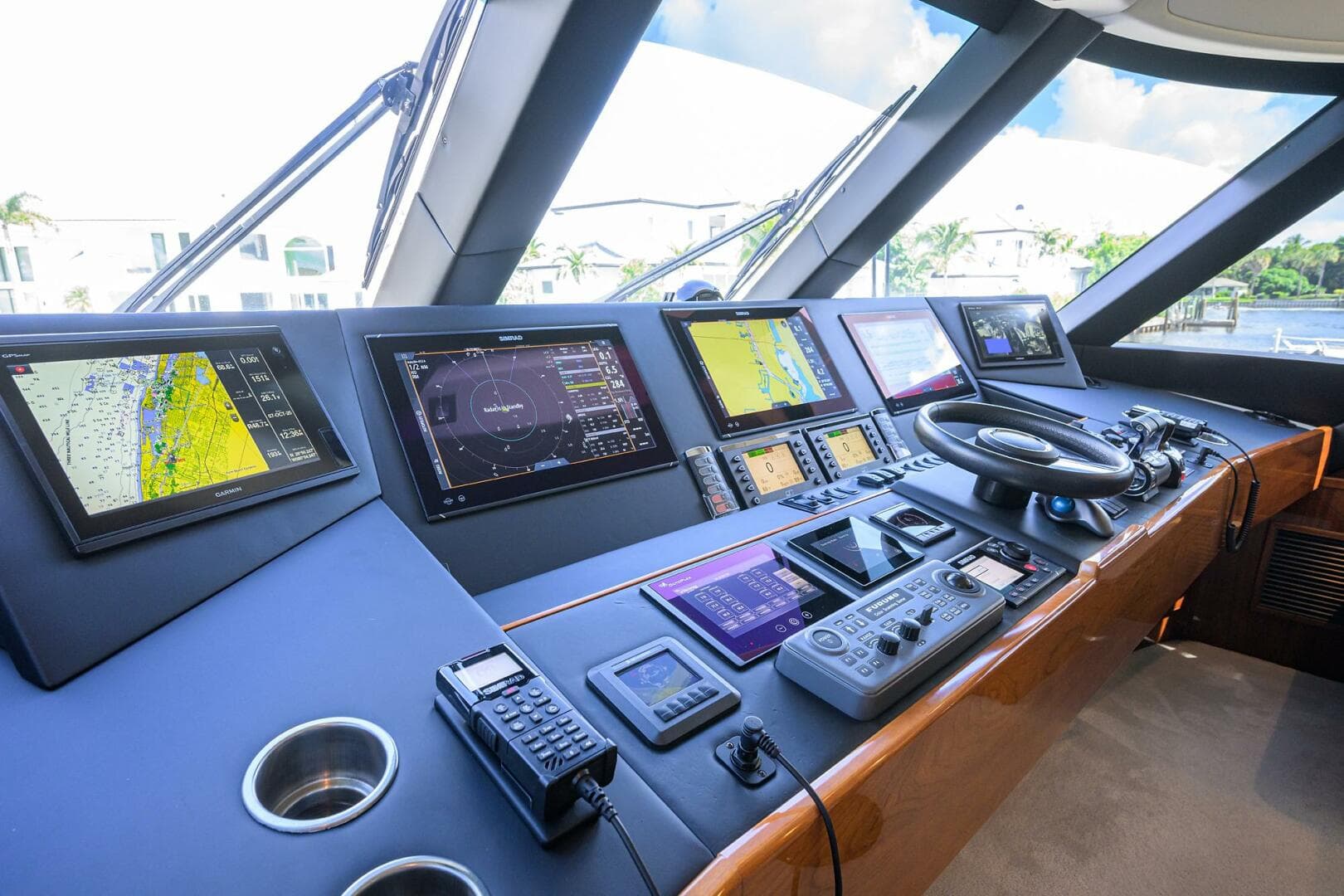 2018 Viking 72 Skybridge — photo 65