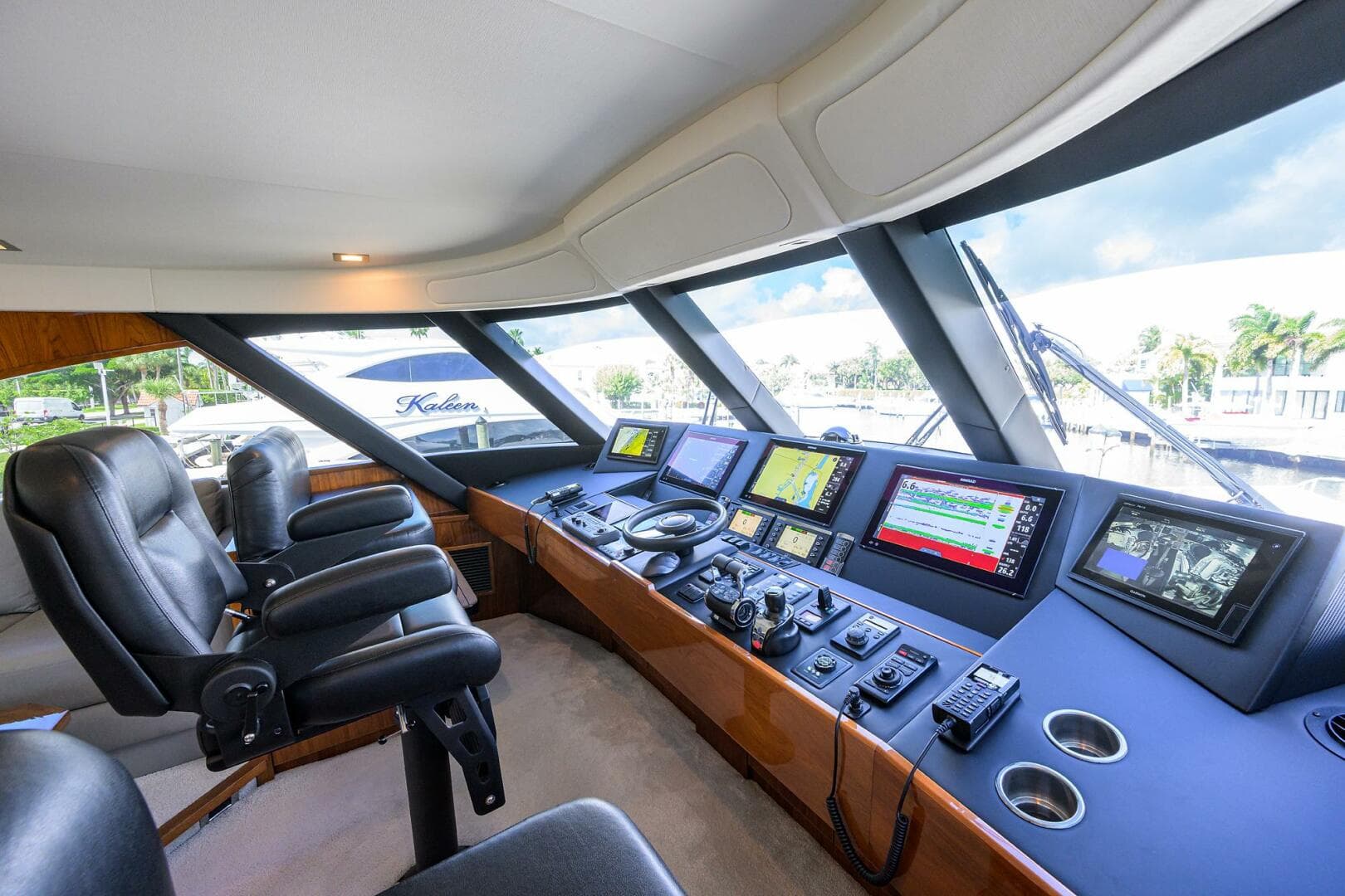 2018 Viking 72 Skybridge — photo 64