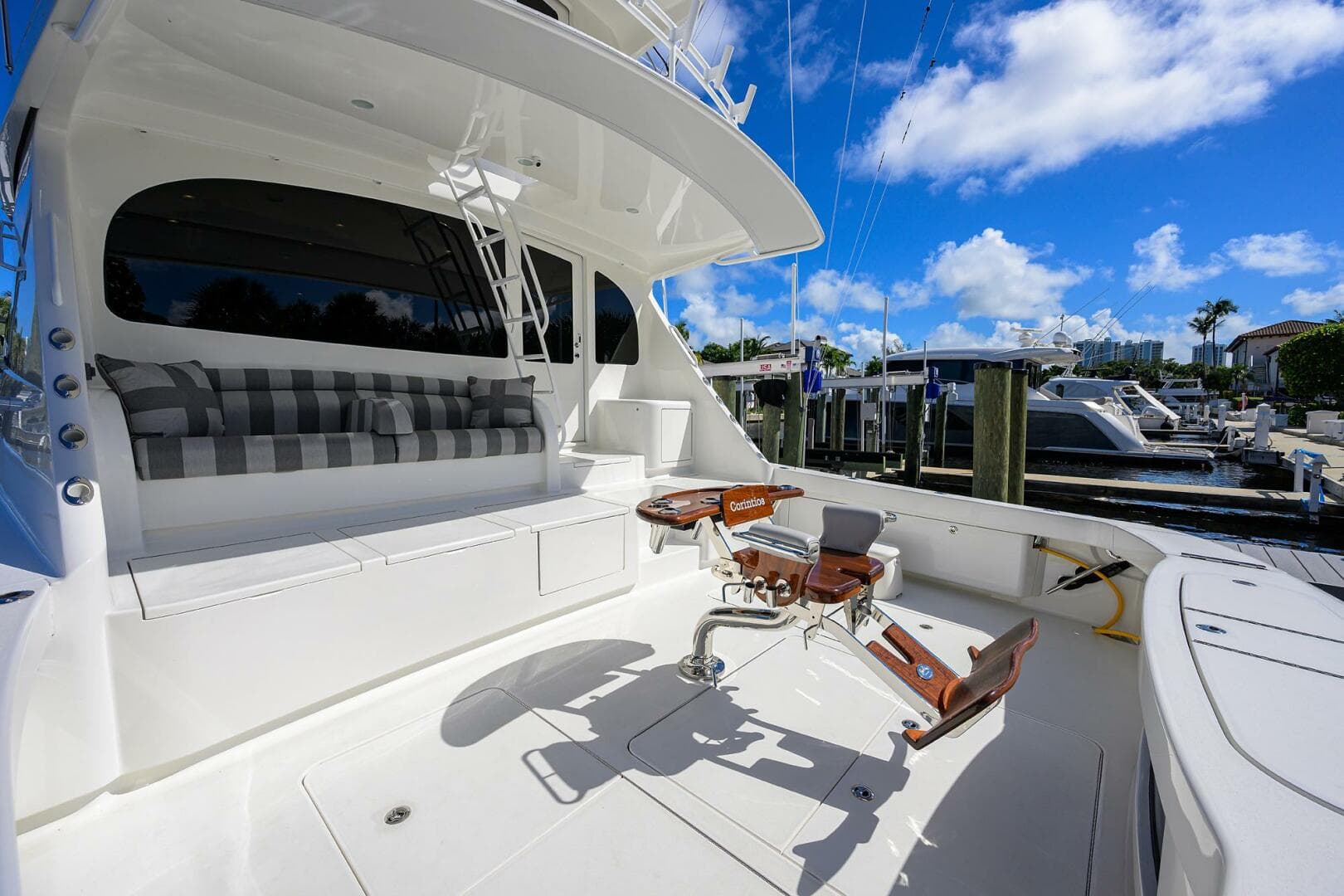 2018 Viking 72 Skybridge — photo 45