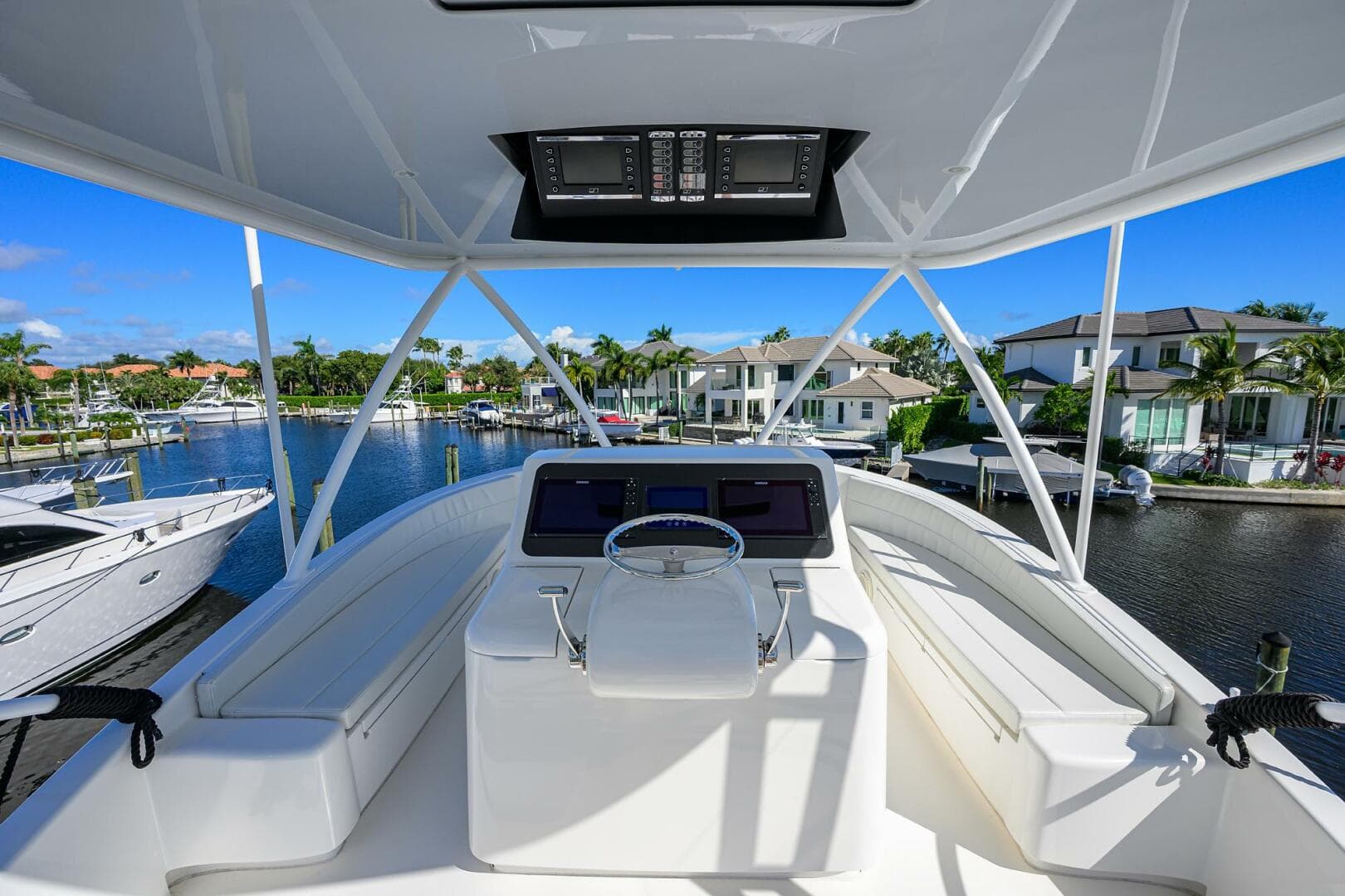 2018 Viking 72 Skybridge — photo 83